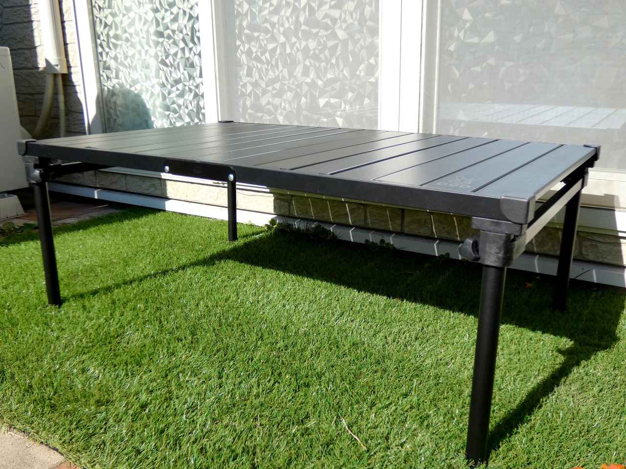 DOD『ナニゲニーテーブル』はしっかり物が載るのにコンパクト！何気に