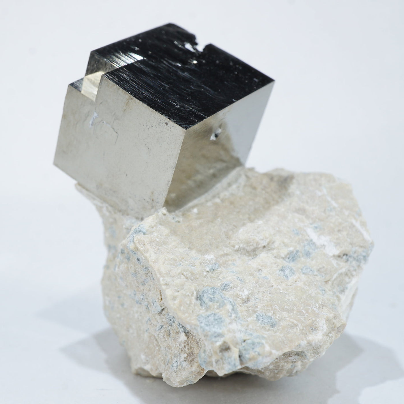 パイライト 立方体 インテリア小物 母岩 クリアスタンド付き