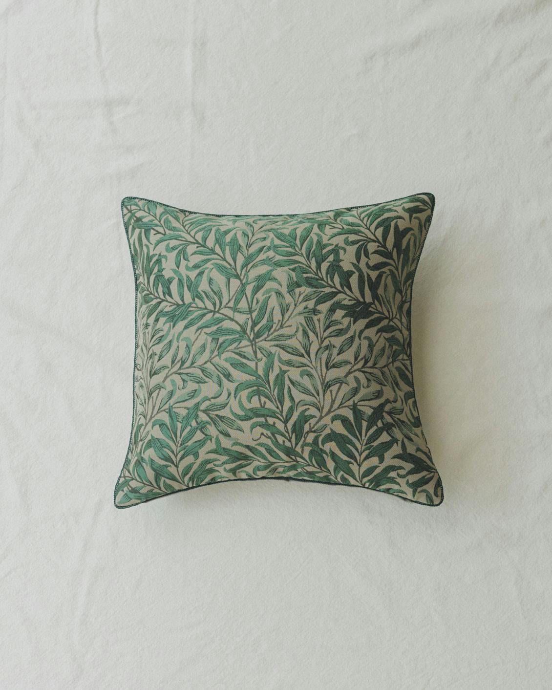 ウィリアム・モリスのある暮らし」ジャカード織のクッションカバー