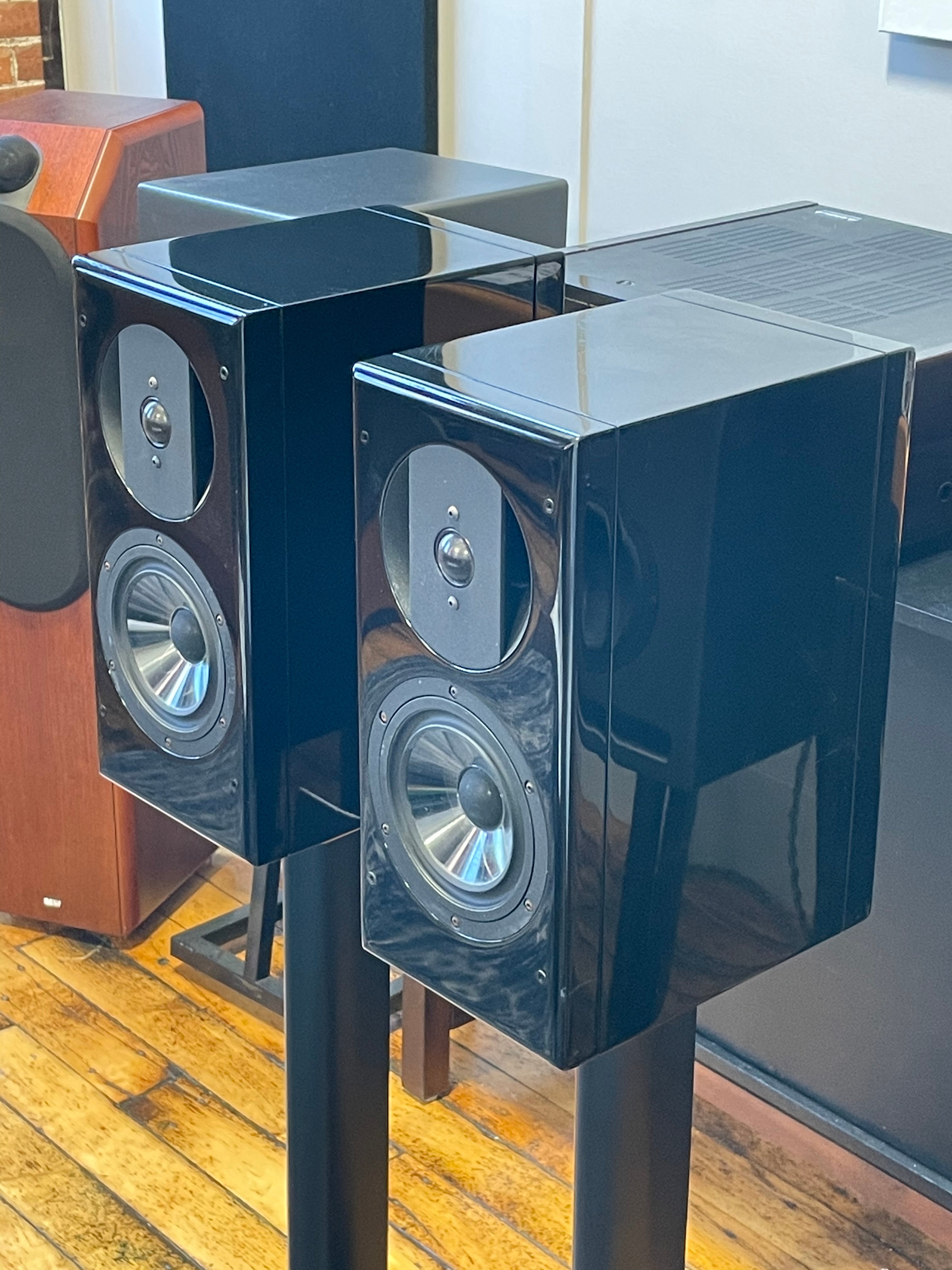 Vienna Acoustics Haydn Grand Bookshelf Loudspeakers - SOLD – Holt
