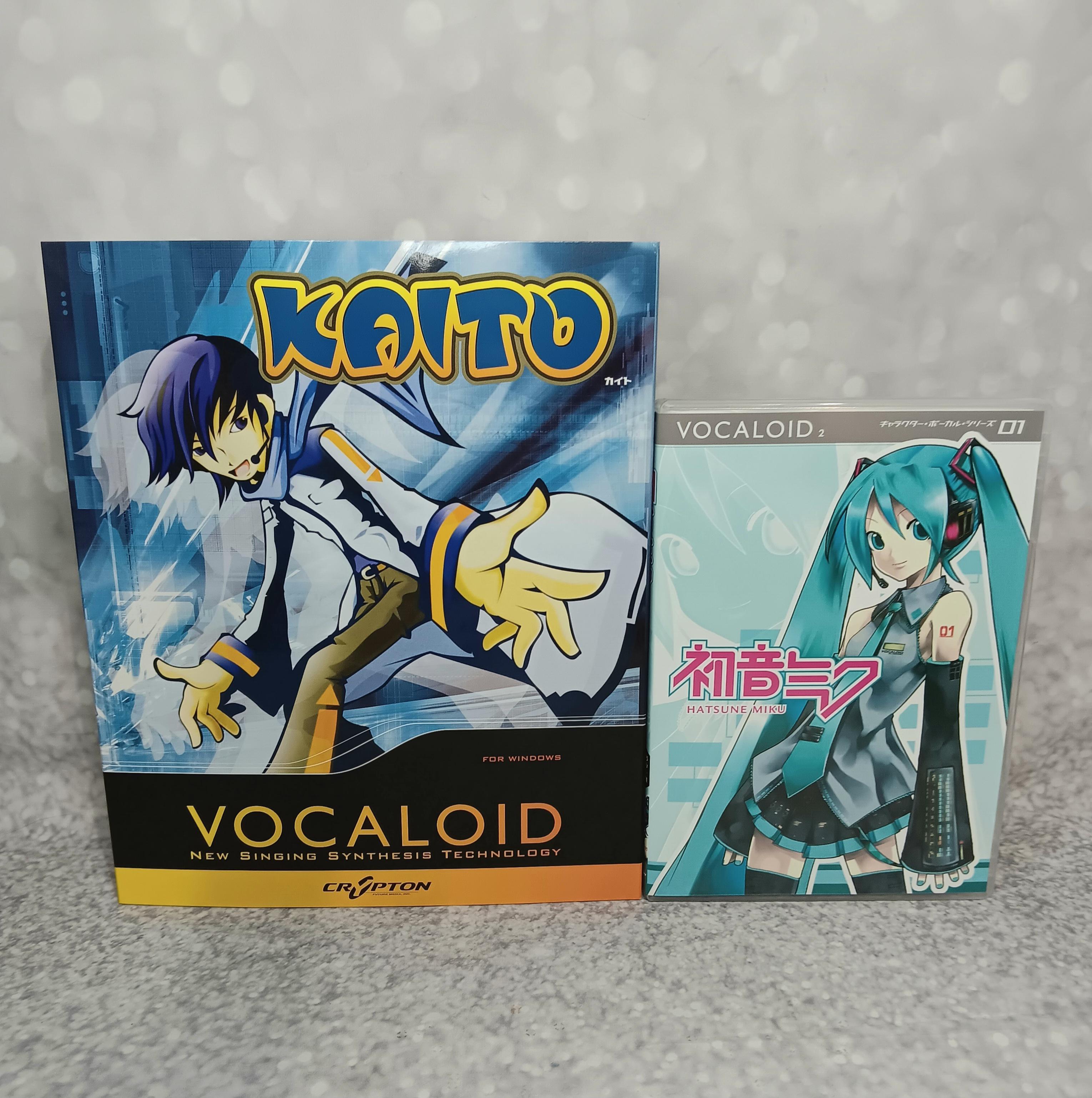 最近買った2つ、KAITO V1とミクV2！ : r/Vocaloid