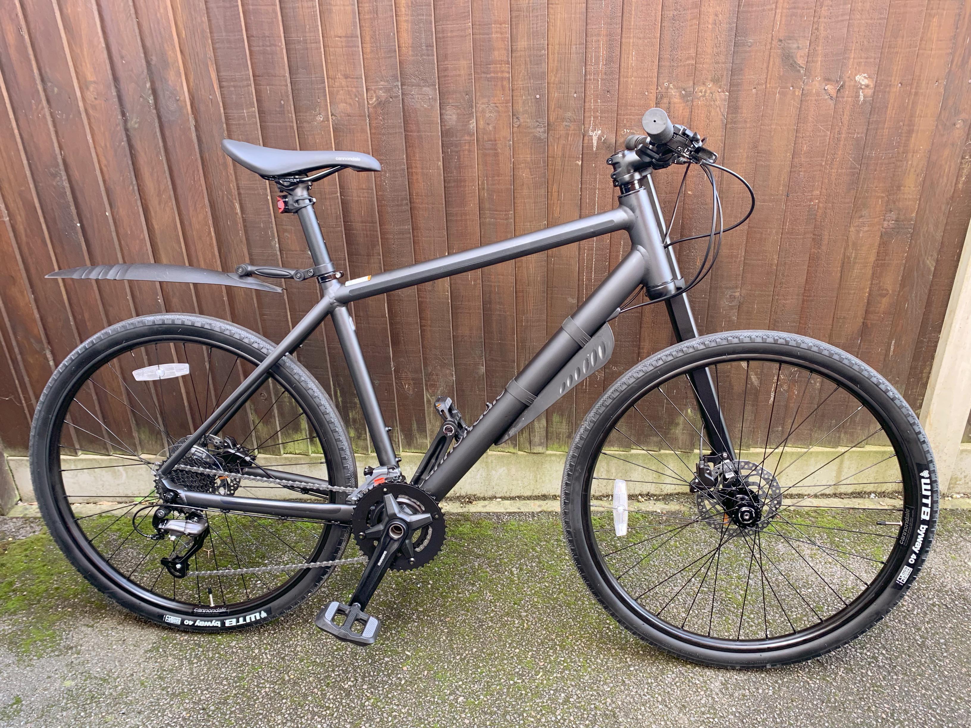 Cannondale Badboy 2 2020モデル、やっと開封した！他の自転車から泥よ