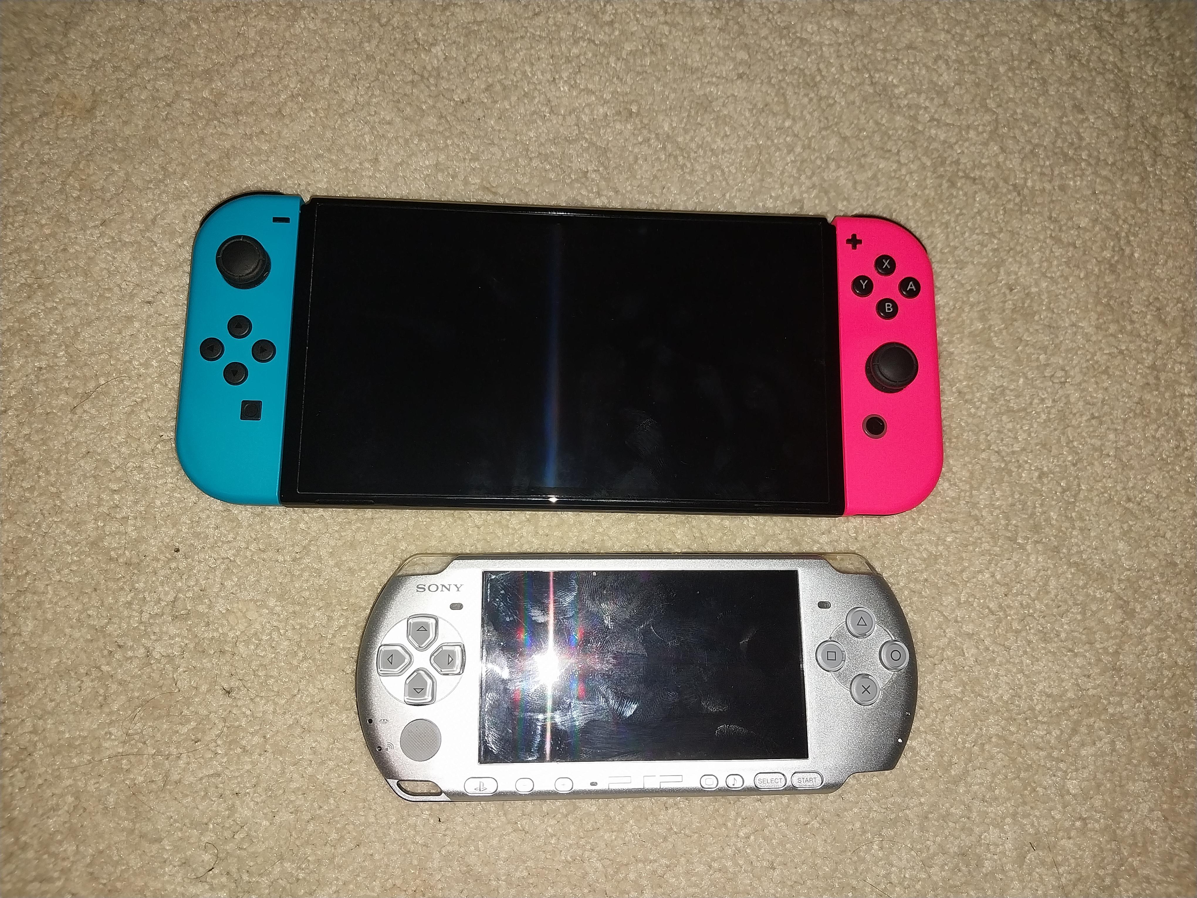 Do you like your handhelds big or small? : r/PSP
