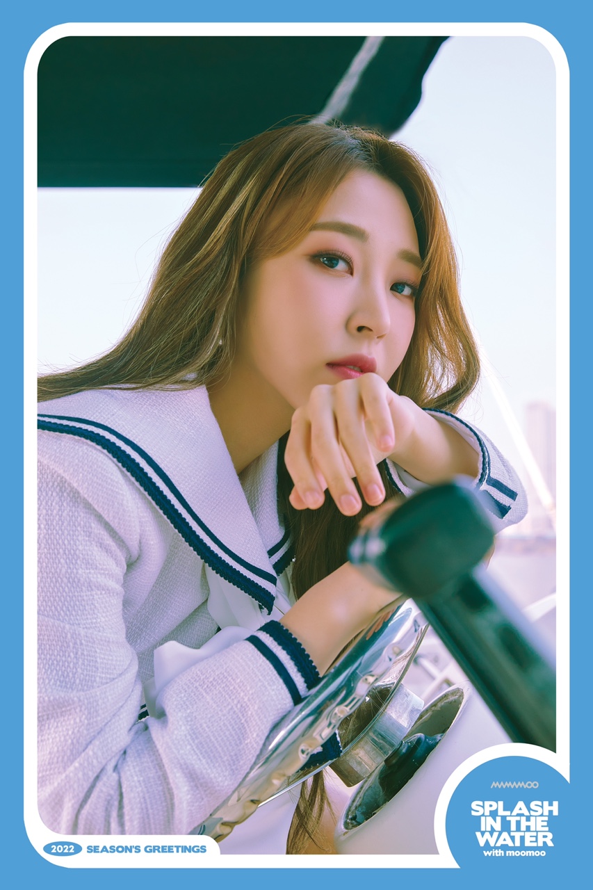 MAMAMOO - 2022 Season's Greetings: Splash In The Water with Moomoo