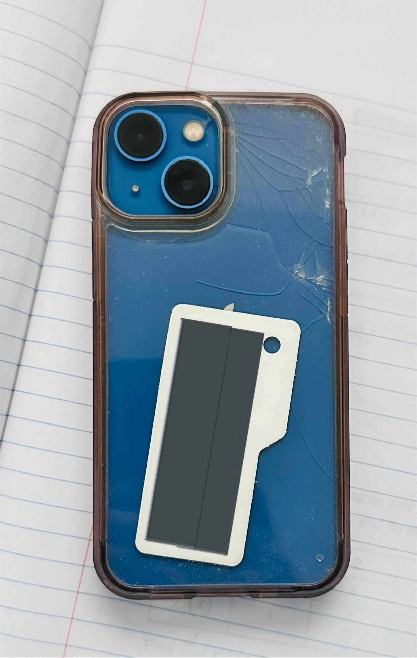 iPhone 13 mini の背面ガラスが割れちゃった。次、どうすればいい