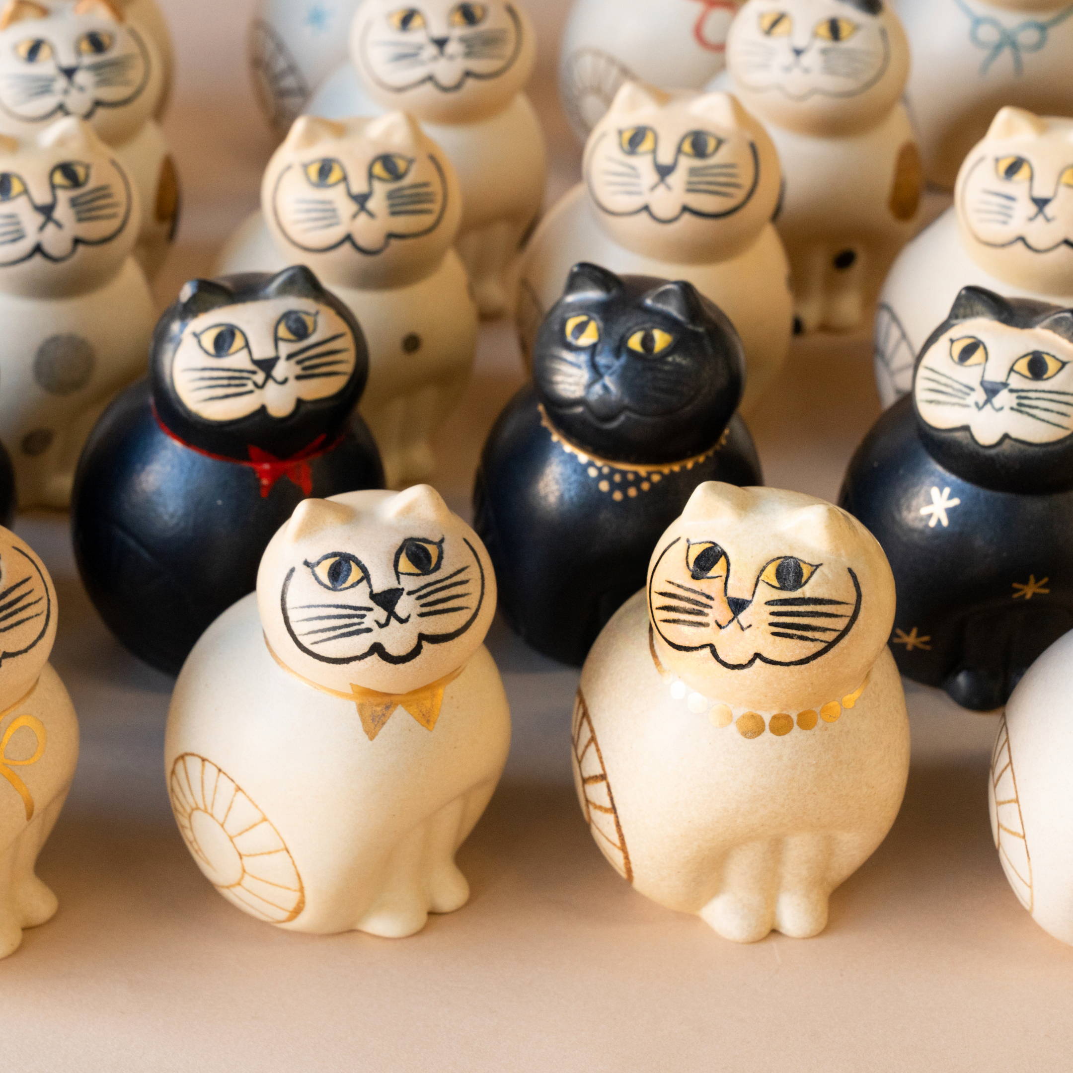 スウェーデンで見つかった、37の幻の猫たち！