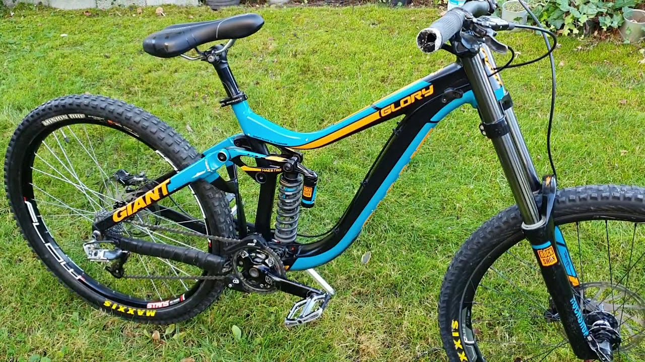 GIANT GLORY 2 DOWNHILL MTB REVIEW || DOMAIN ROCKSHOX || SRAM