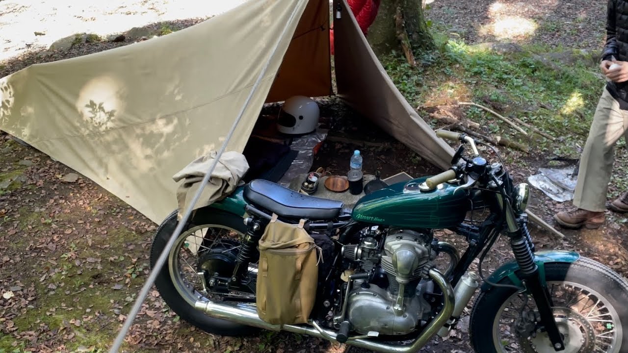 リフレクタープ(大)を連結するシェルター泊な秋のバイクミニマムソロ