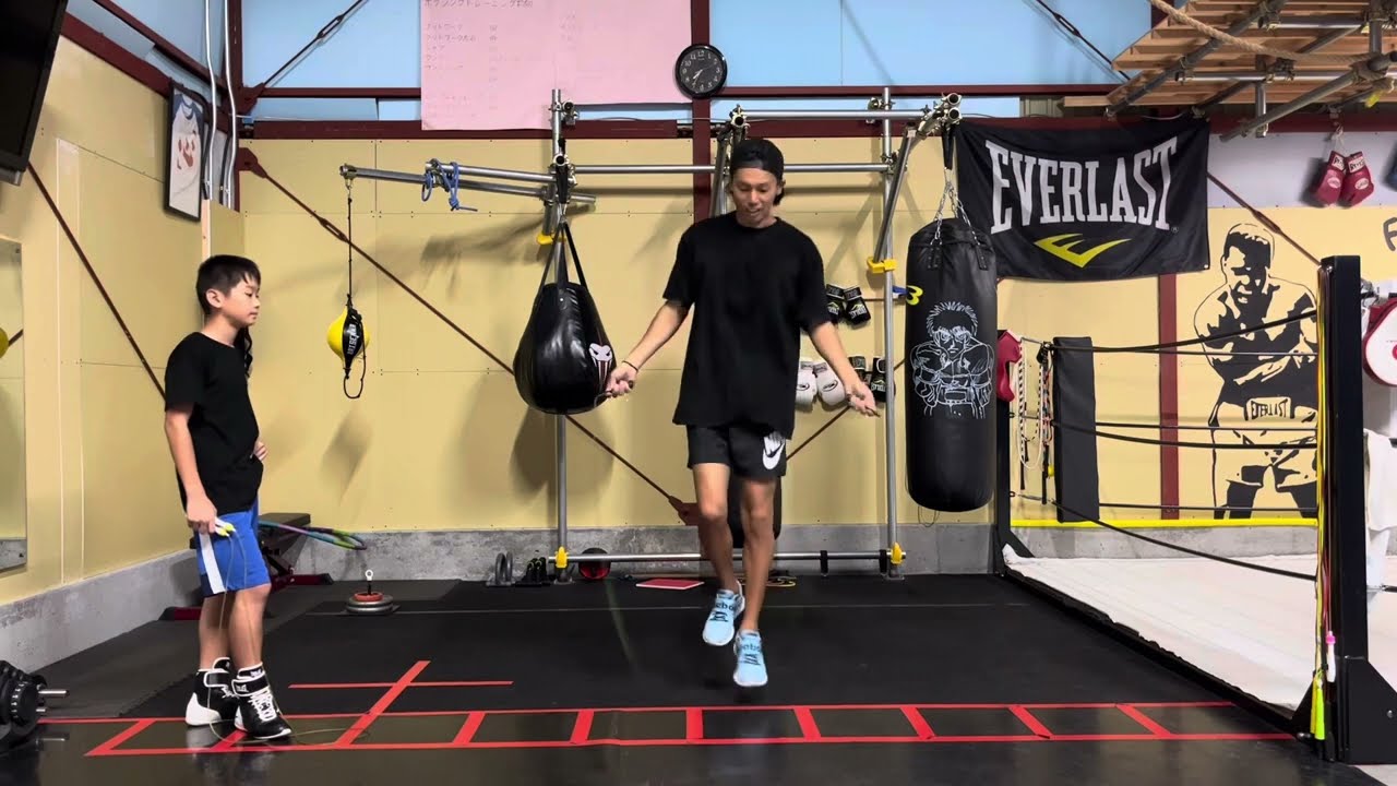 ボクサーの縄跳び！サイドスイングのやり方！ - YouTube