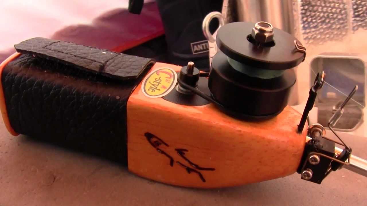 桧原湖 ワカサギ釣り C-style 電動リール インプレ - YouTube