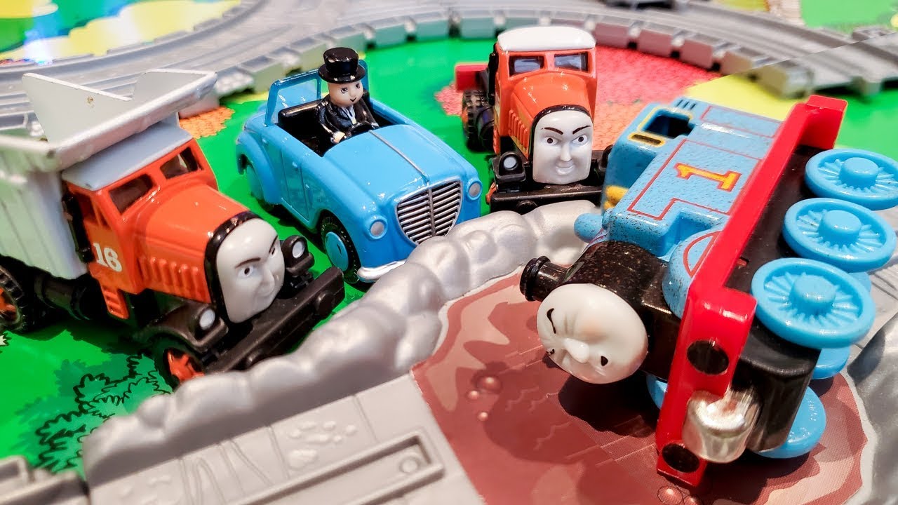 Thomas & Friends Toy Show Draw Bridge Mud Engine Wash Crane - YouTube