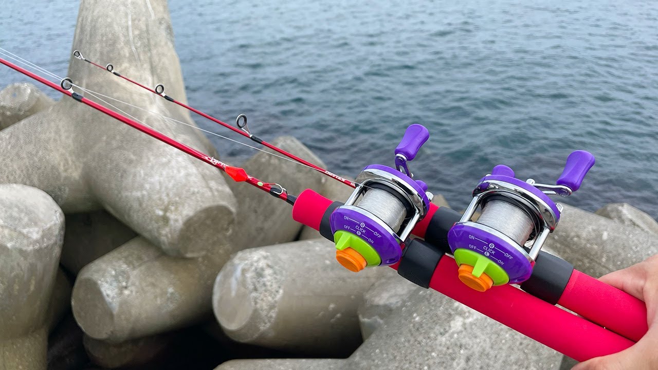 Try fishing with the toy-colored ice fishing set 