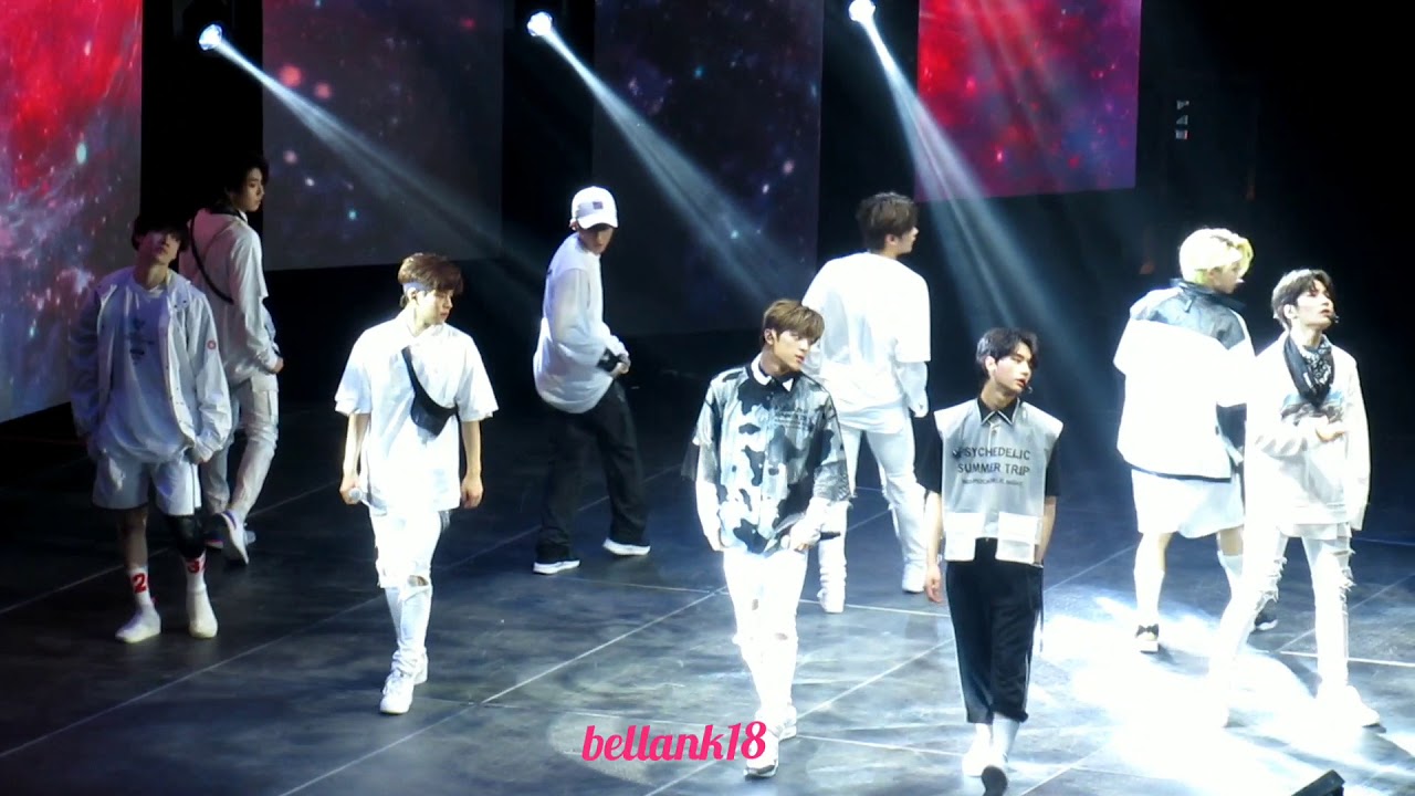 180623 STRAY KIDS Performance stage Con NY 2018 - YouTube