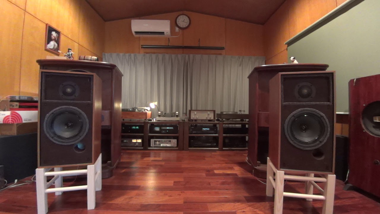 ボサノバ&ジャズ女性ボーカルを今やビンテージのSONY SS-A5スピーカー