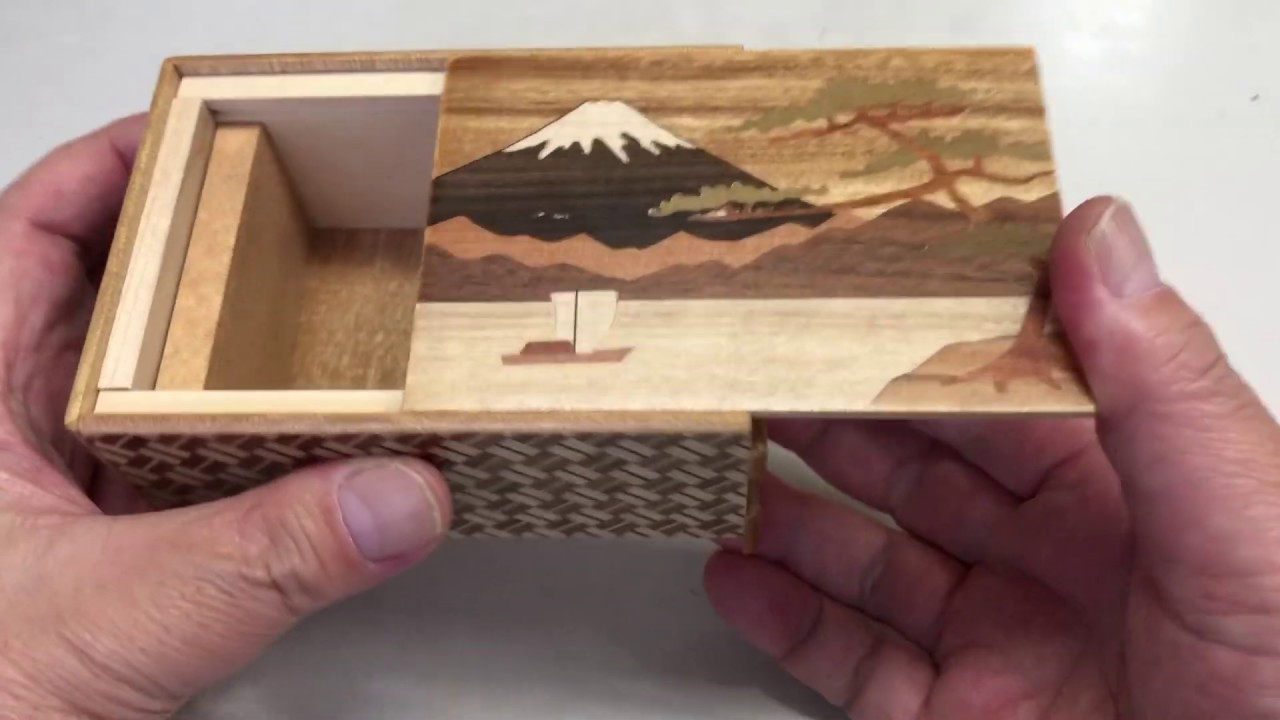 Japanese puzzle box 7steps Fuji and Camellia 秘密箱7回仕掛け