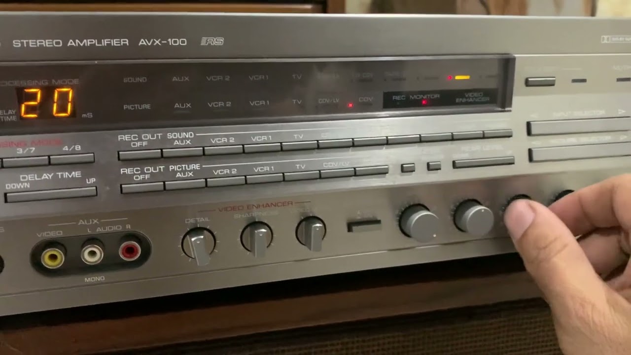 YAMAHA natural sound AVX-100 stereo amplifier - YouTube