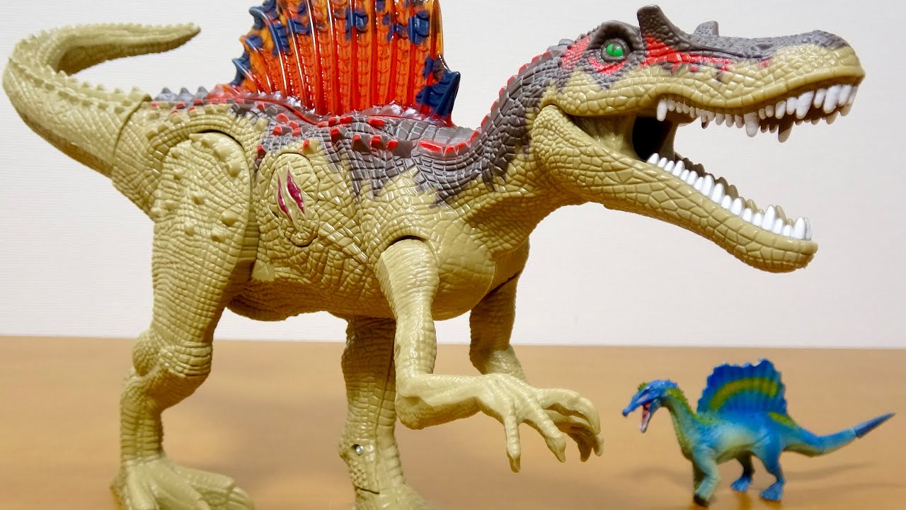 BIG Spinosaurus Found! WILD QUEST dinosaur with lights & sounds