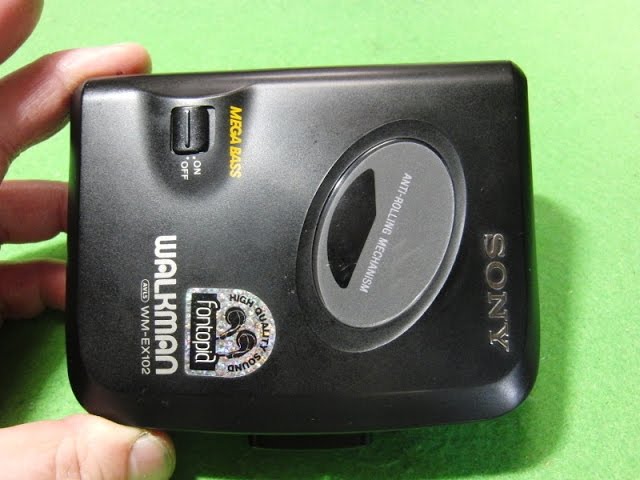 SONY 1994年 カセットウォークマン WM-EX102 - YouTube