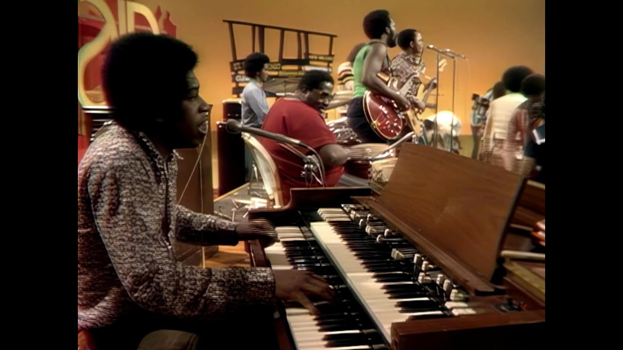 NEW 📀 All Day Music - War 