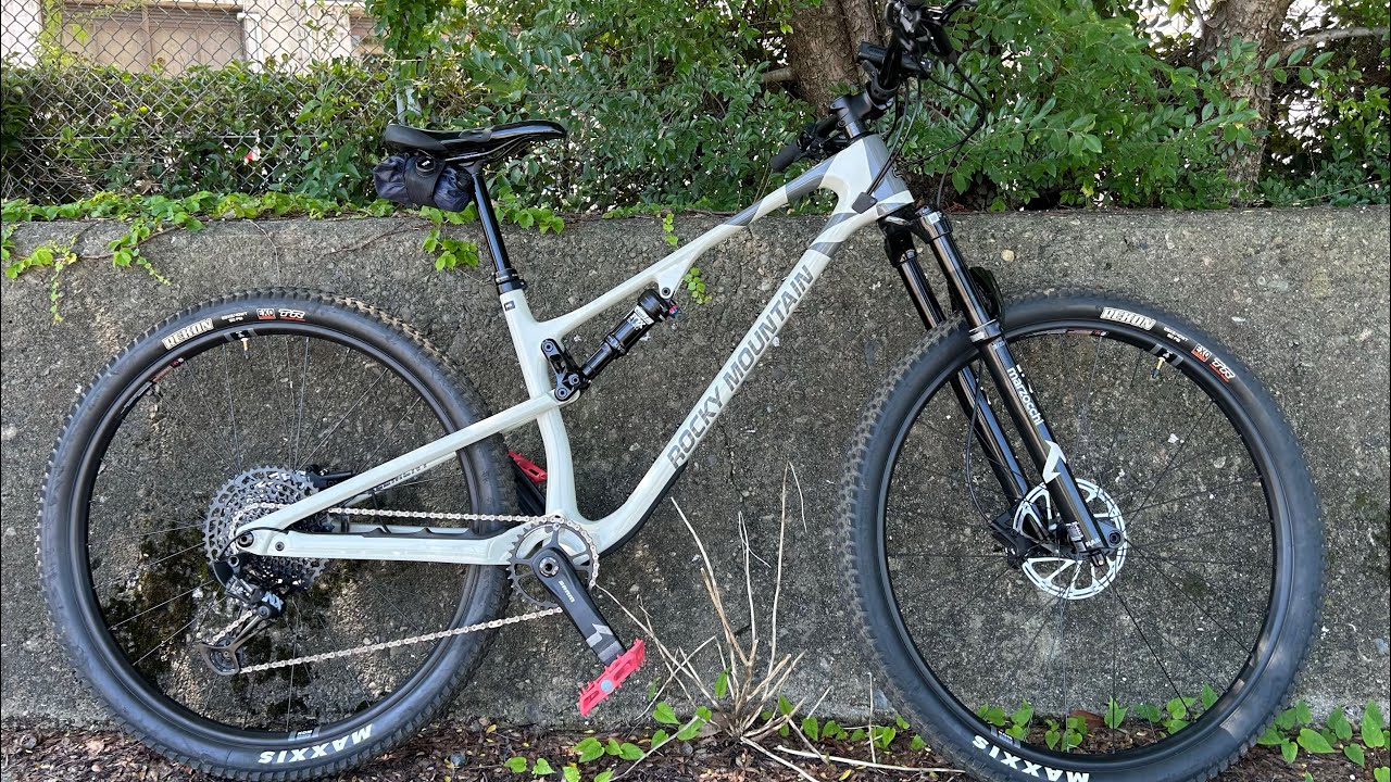 First review! My impressions of riding the Rockymountain Element