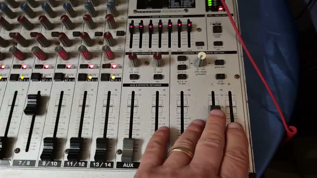 Mixer Behringer Eurorack MX 1804X Tutorial - YouTube