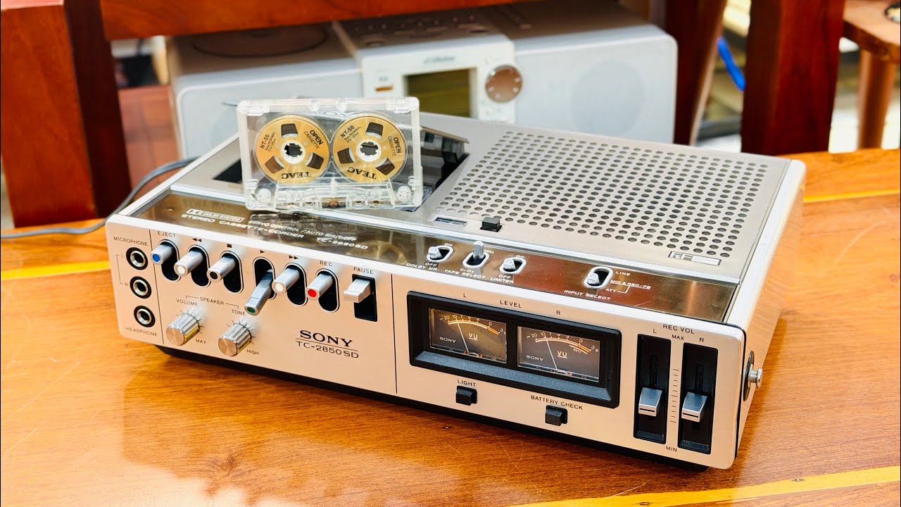 Beautiful and unique Sony TC-2850SD cassette player. Price 4.5
