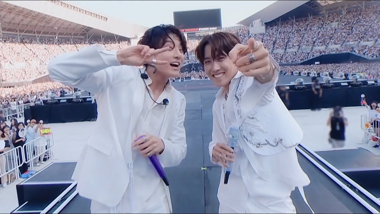 4K] BTS (방탄소년단) - Outro: WINGS [LIVE Performance] LY:SY In