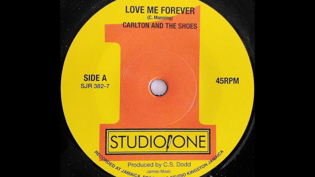CARLTON AND THE SHOES - Love Me Forever [1968] - YouTube