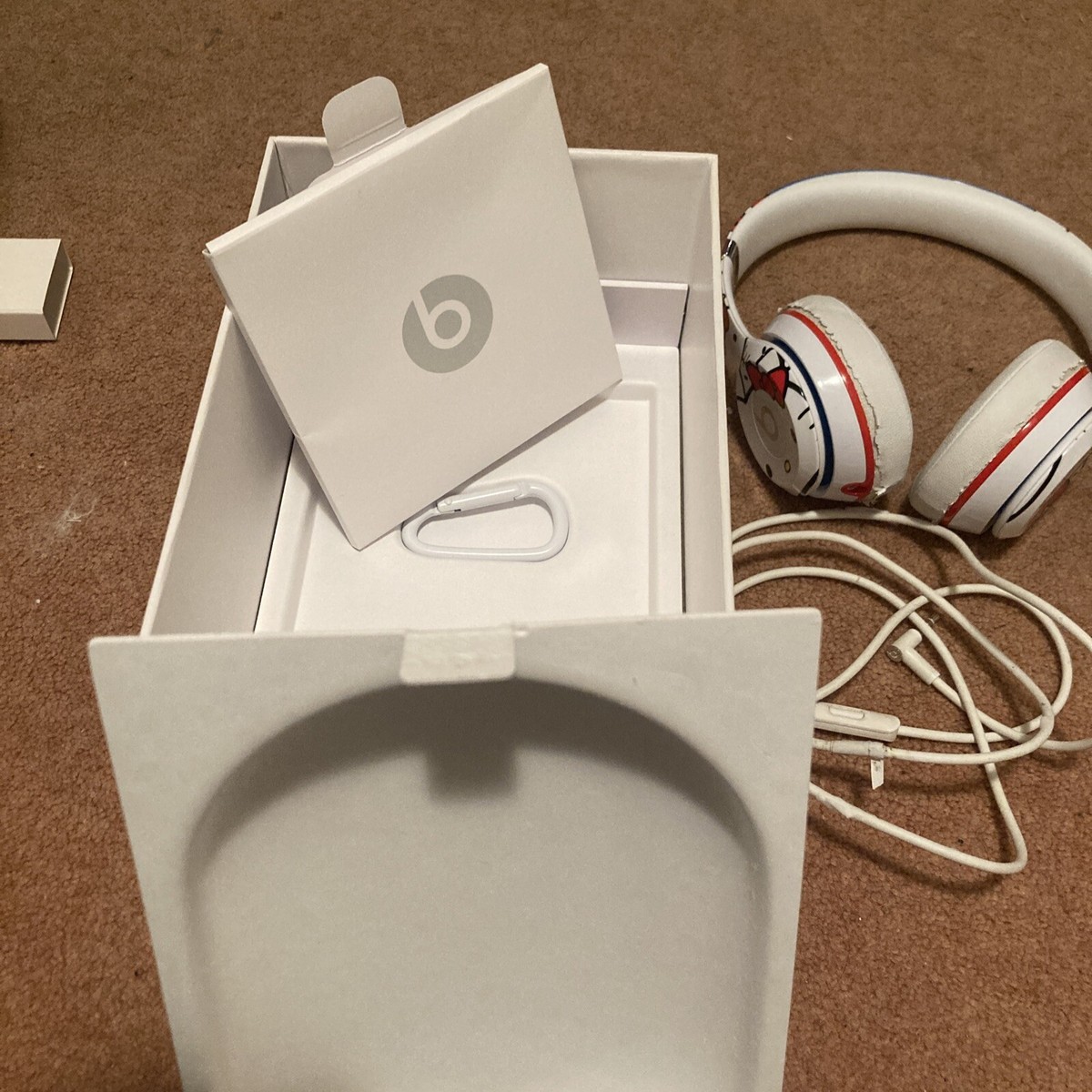 Hello Kitty Beats Dr Dre Solo 2 Special Edition Wired Headphones