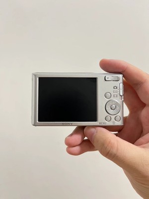 Sony DSC-W830 Cyber-shot Optical Zoom 8x 25-200mm Compact Digital