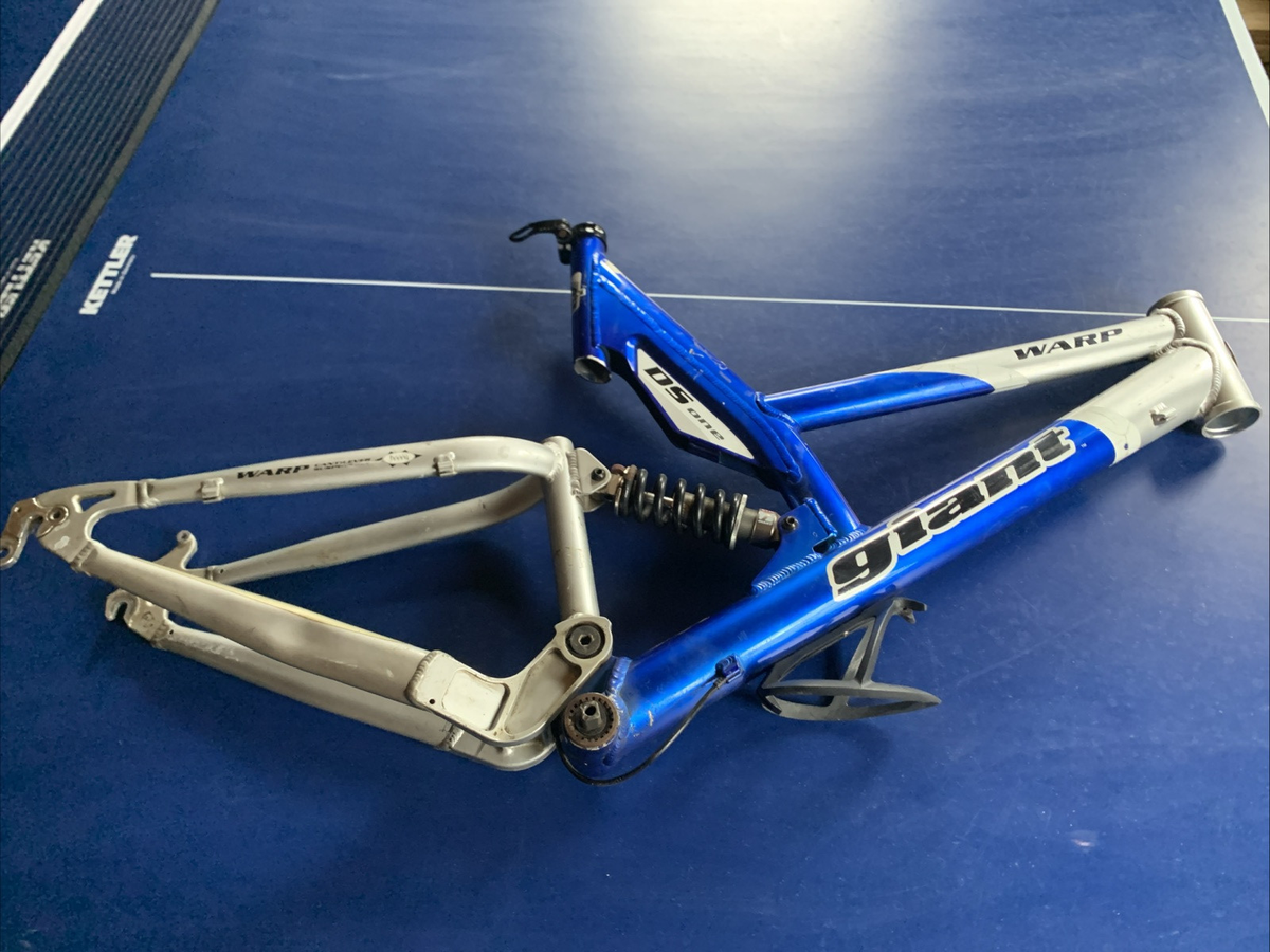 GIANT WARP DS-1 FULL SUSPENSION FRAME with shock 20.5