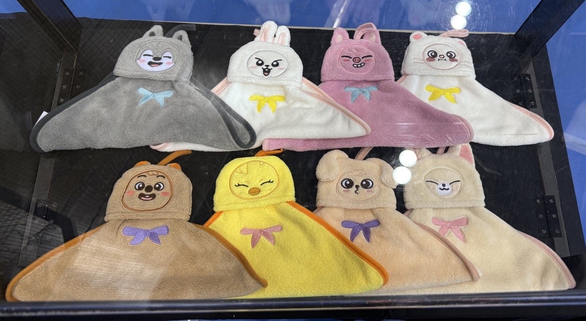 Stray Kids SKZOO dominATE in Japan FC Lottery D prize Loop Towel