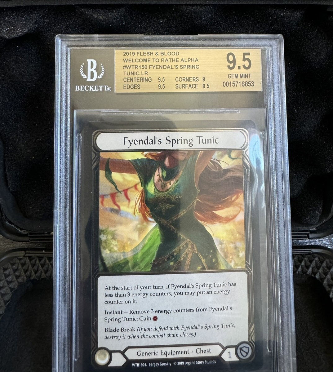 Flesh and Blood TCG Fyendal's Spring Tunic Cold Foil WTR 1st Ed