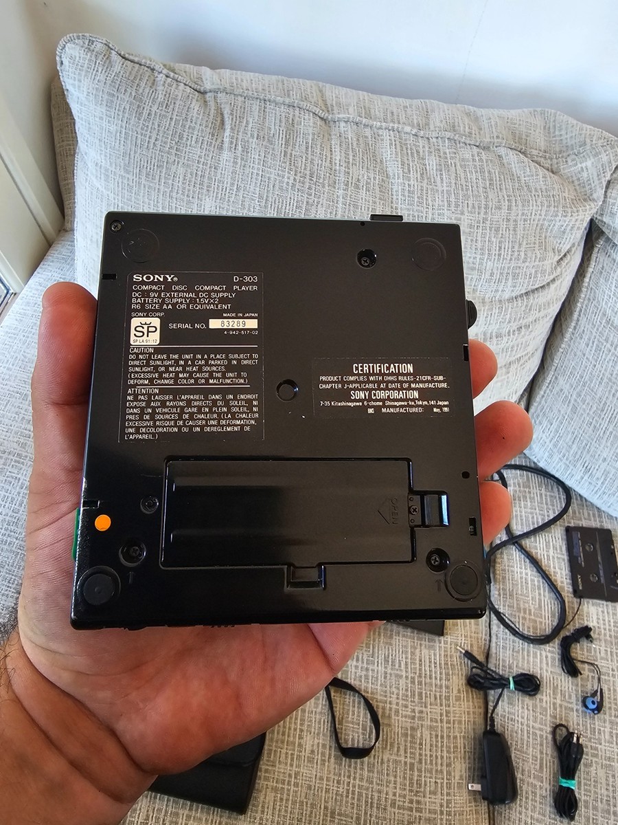 Sony Discman D-303 CD Player With Case Accessories Powers On SEE