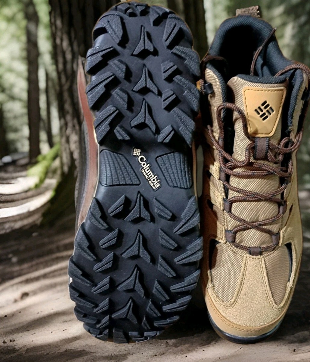 Men's Columbia Waterproof Outlander Crest FS Mid Hiking Shoe-boot