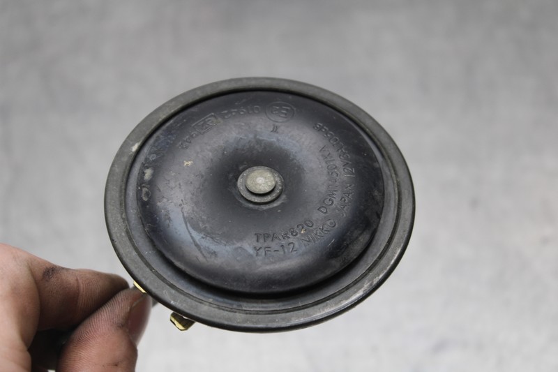 04-05 KAWASAKI NINJA ZX10R HORN SIGNAL BB163 | eBay