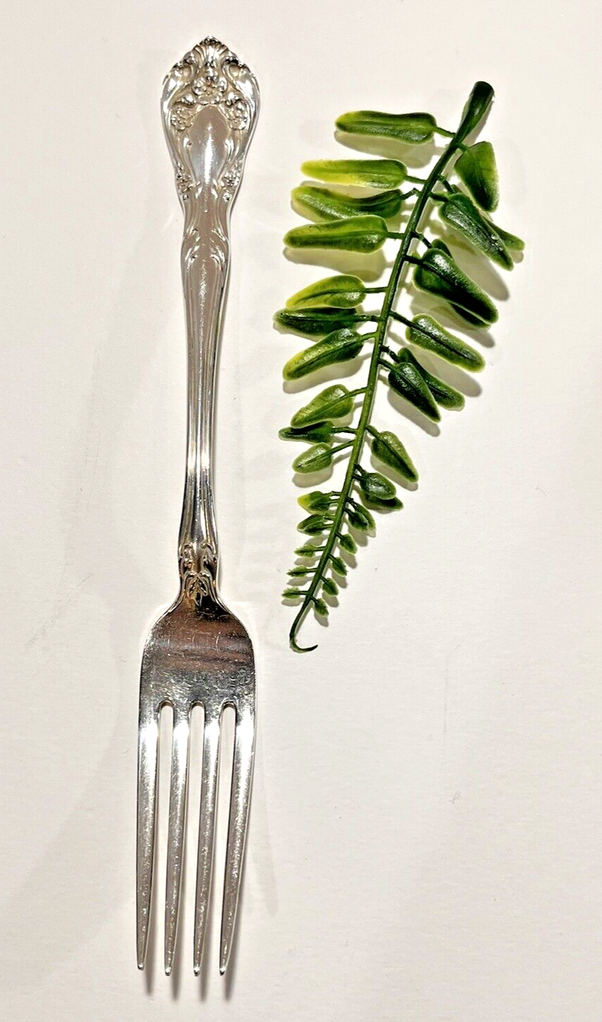 ONE Alvin Sterling Silver Chateau Rose Fork 45.4 Grams No Monogram