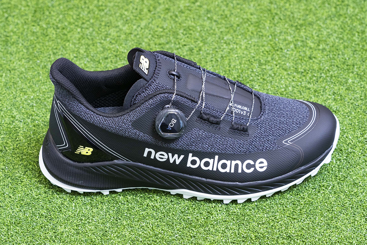 ニューバランスMGS1001を試し履き「ソールの“トゲトゲ”に注目」｜GDO