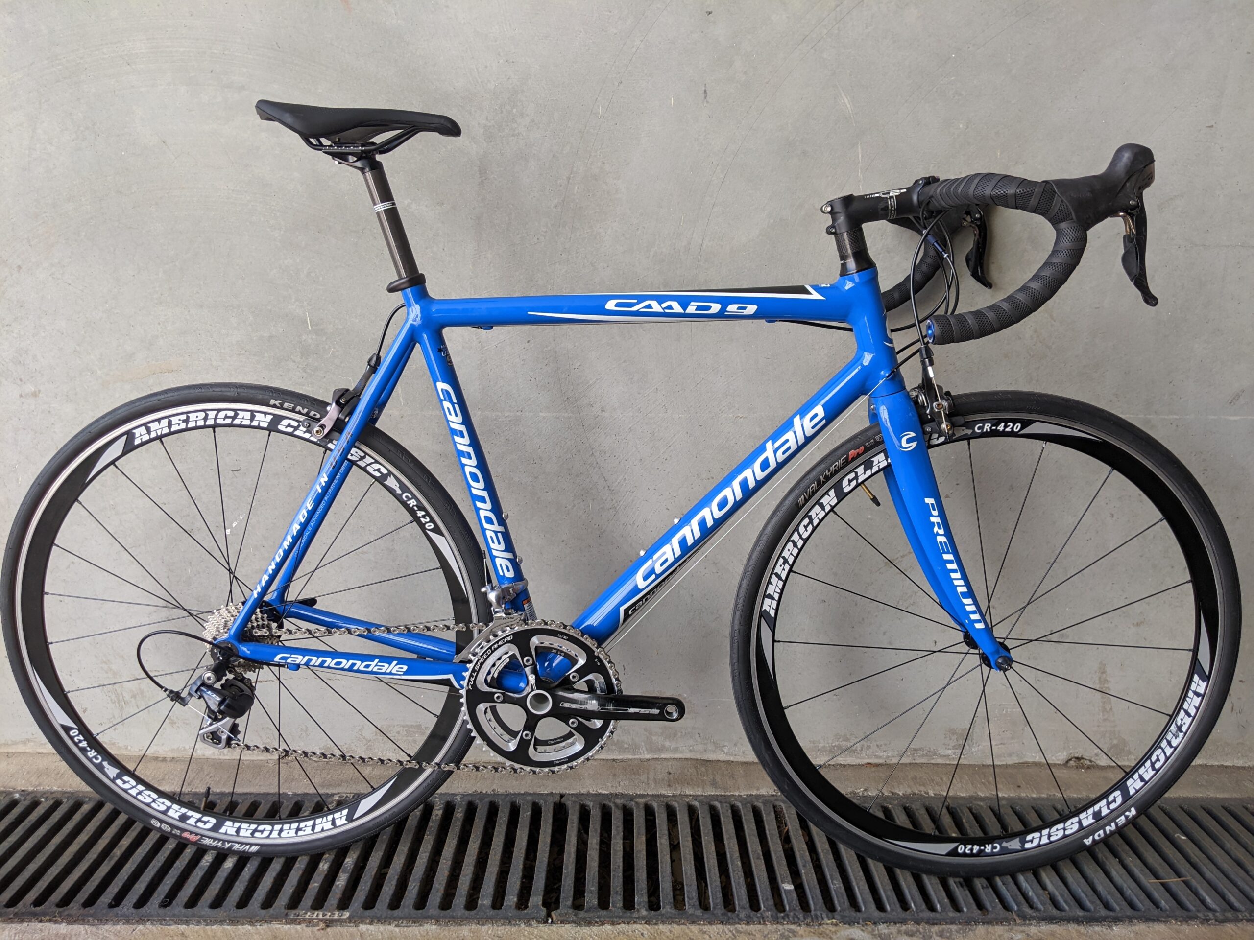 1226 - Cannondale CAAD 9 56cm 7.4 kg Shimano 105 10 Speed Road
