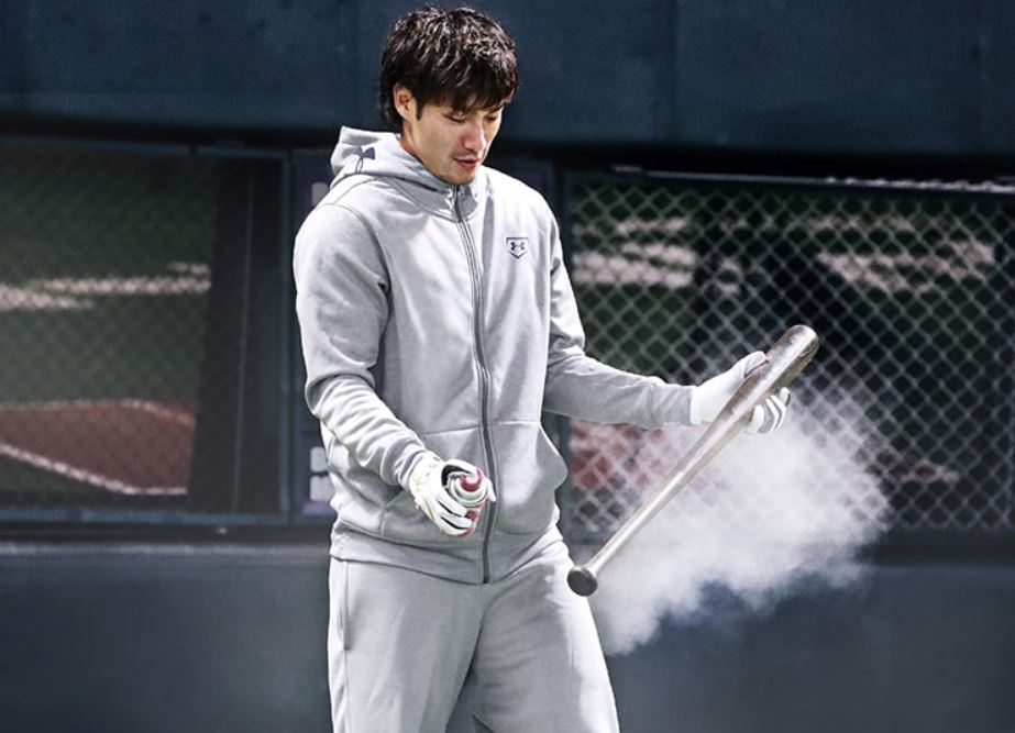 柳田選手も愛用するアンダーアーマーのパーカー（MBB3574）野球用品