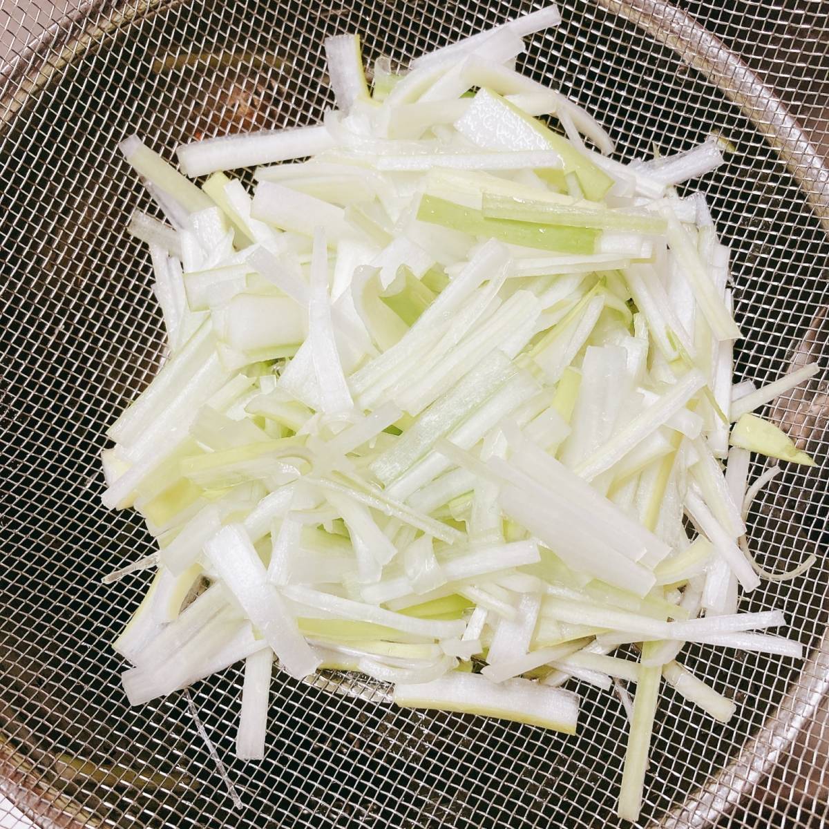 こりゃ居酒屋泣かせだわ。切って和えるだけの「ちくわ」の超簡単レシピ