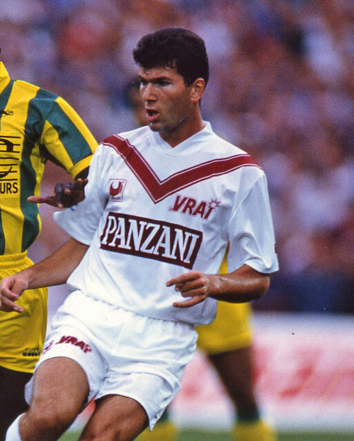 名門ボルドー、ユニークな新ユニフォームを発表！「ジダンの華麗なる