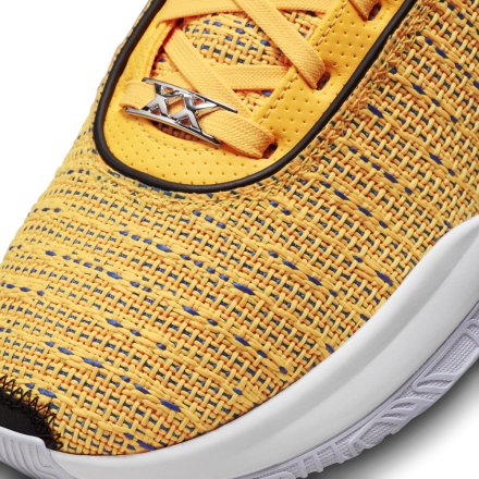 国内6月8日発売予定】 ナイキ レブロン 20 EP レーザーオレンジ