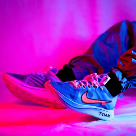 リーク】オフ ホワイト × ナイキ ズーム フライ SP グレー/レッド