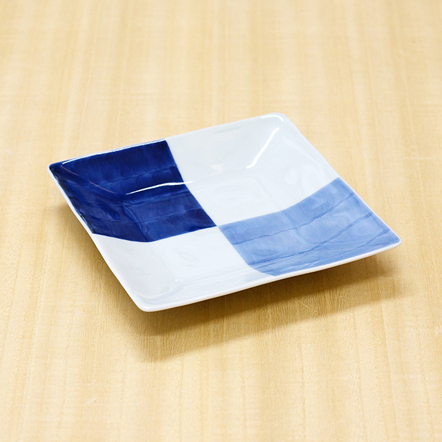 有田焼 そうた窯 「染付市松正角皿（中）」 取皿やケーキ皿、パン皿