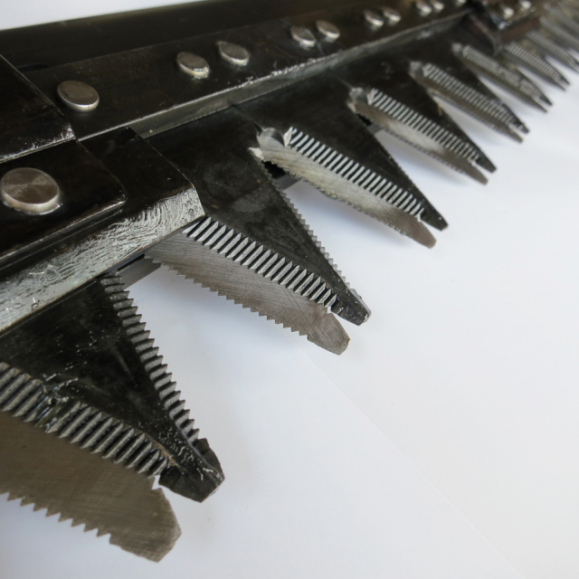 イセキ】コンバイン・バインダー6条用刈刃 HJ-698・HF-608AT【田舎の