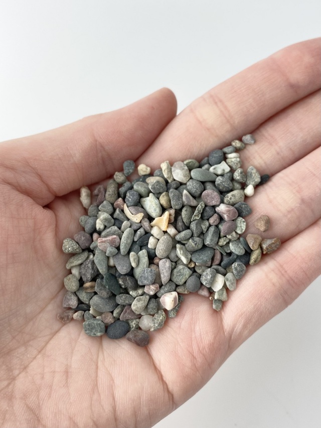 天然玉砂利 【瀬戸内】 1KG サイズ：1分 （3-5mm） ♪小粒！水槽底