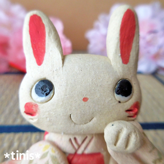 御着物兎 （招き） うさぎ 置物 手造り 陶器製 作舎 クラフトマンハウス