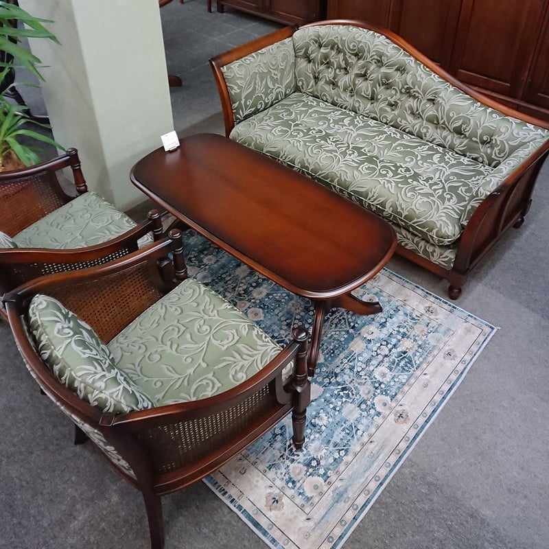 カリモク＞ コロニアルシリーズ・2人掛けソファ | FUJIWAKAYAMA