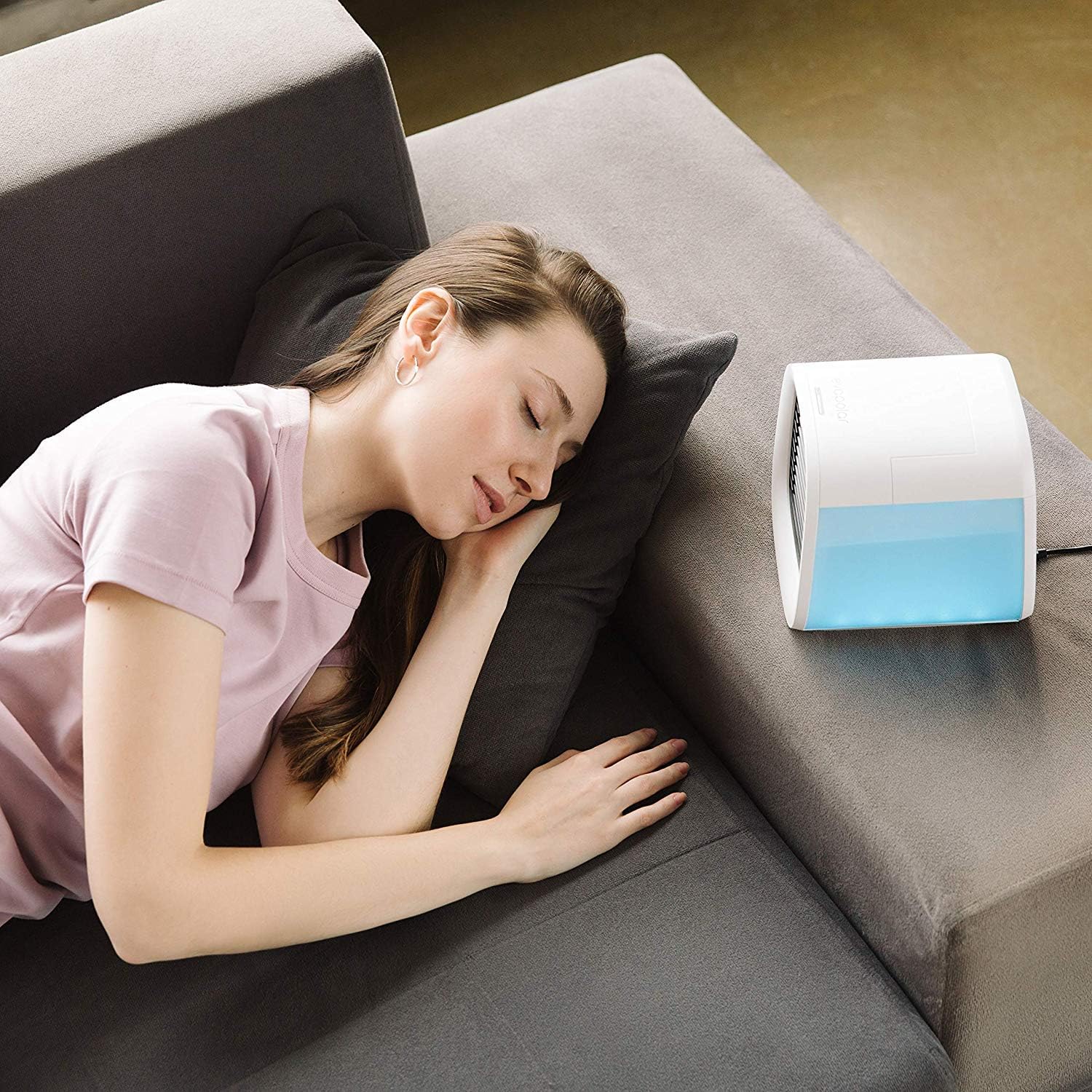 軽量・省エネでデスク周りを適度に冷却・加湿・空気清浄できる